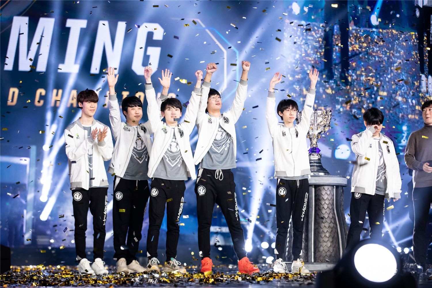 ig洛的皮肤冠军皮肤为什么没有霞,ig皮肤有炫彩吗