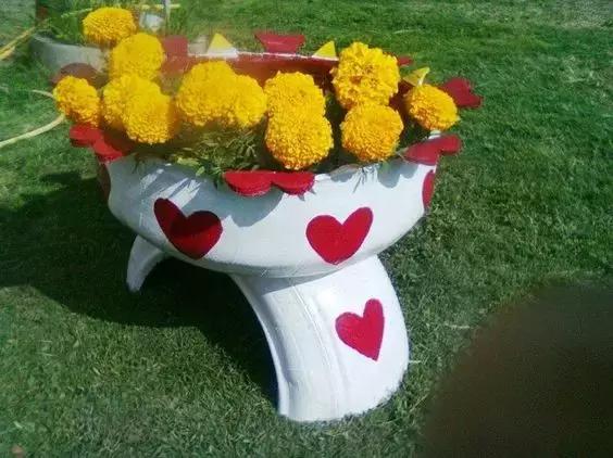 旧轮胎千万别扔变废为宝,旧轮胎不割怎么样做花盆