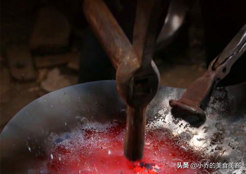 生铁锅炒菜好用吗,熟铁锅和生铁锅哪个不粘