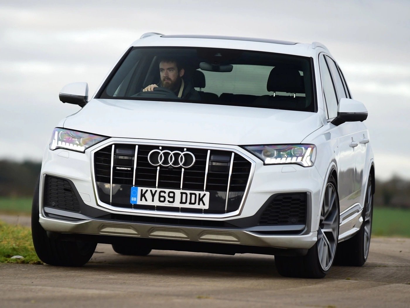 2016款奥迪q7和2017款奥迪q7有区别吗,全新奥迪q7最新款