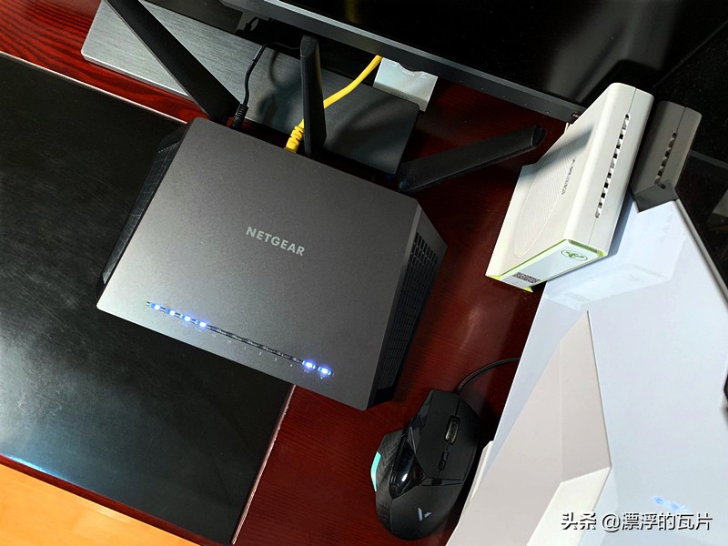 网件r7000比现在的千元路由器好,千元路由器
