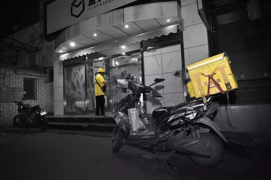 真实揭秘外卖小哥一个月收入,一线外卖小哥工资到底有多高