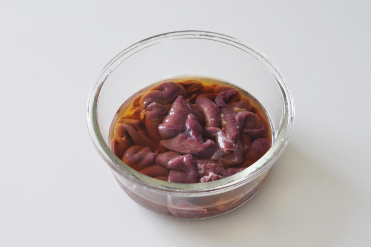 麻油猪肝怎样做才不苦,麻油猪肝家常做法