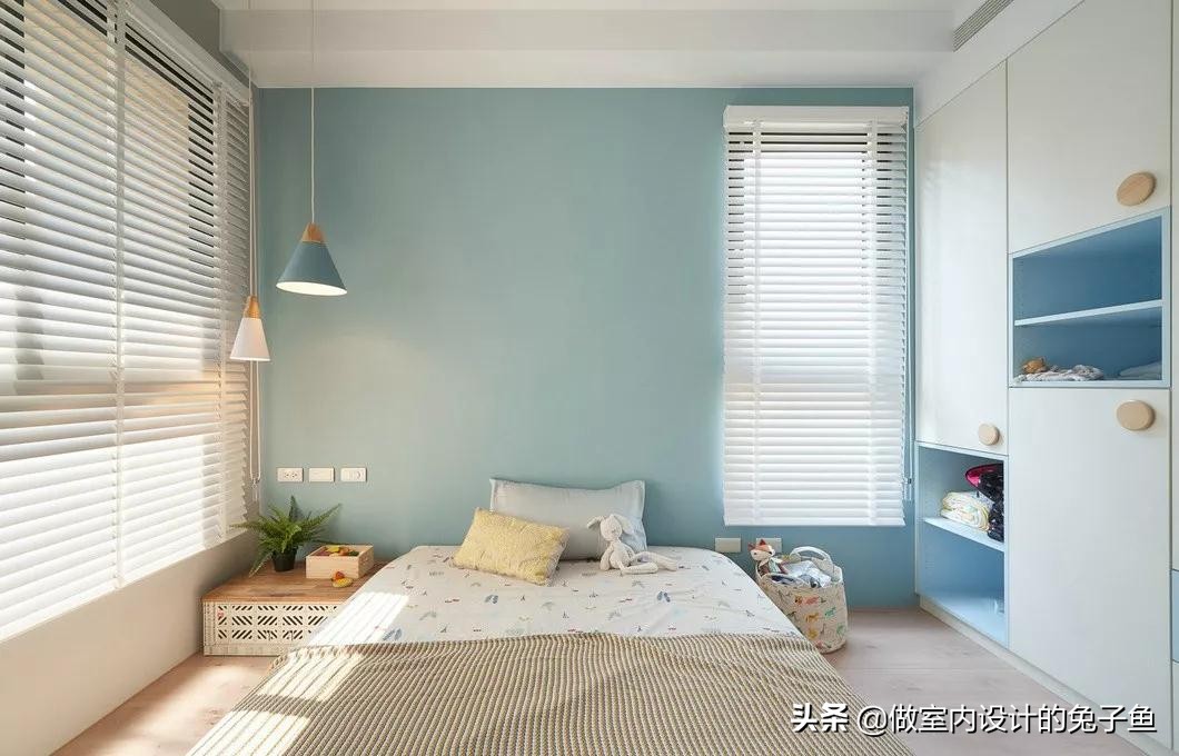 卧室衣柜和床正确摆放方法,卧室里的衣柜和床正确摆放位置