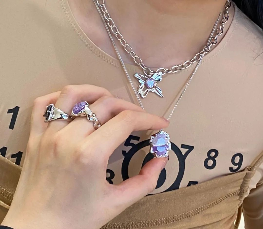 这个夏天你值得拥有的首饰系列,最流行不过时的戒指