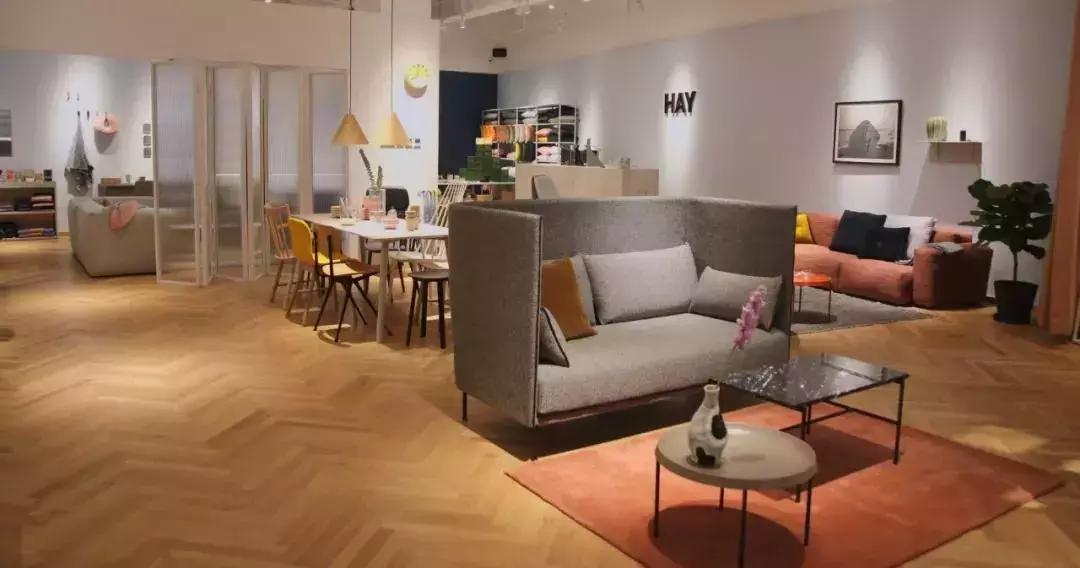 HAY,也许你根本不要那么多,一个微笑的弧线就够了