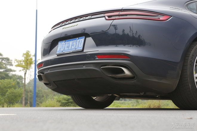 保时捷panamera混动深度测试 (全新保时捷panamera4s 2.9t试驾感受)