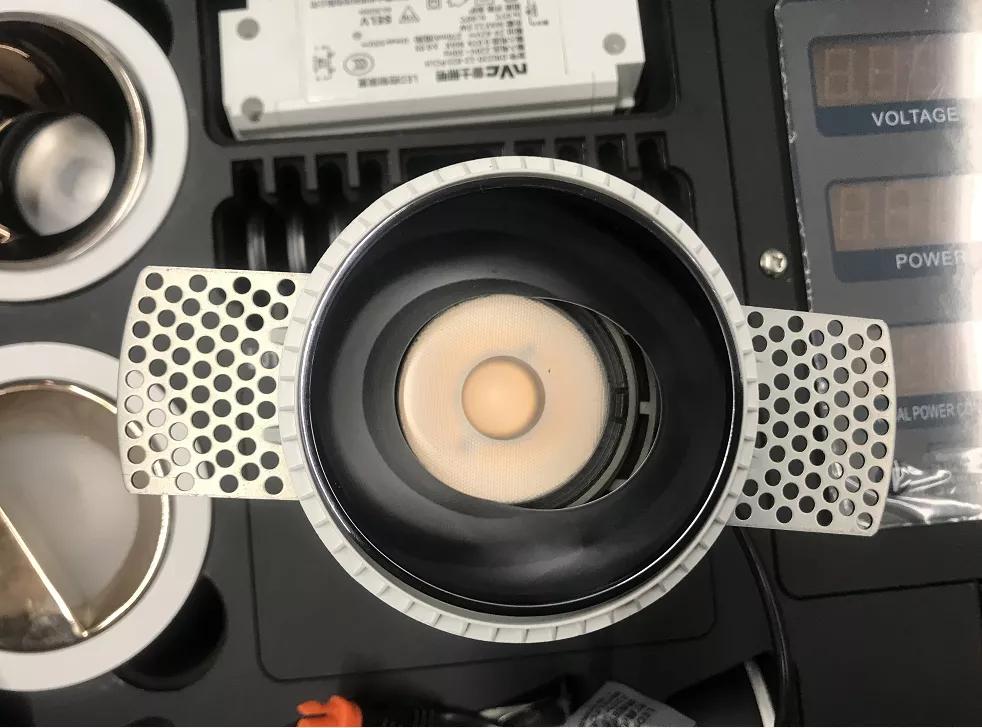 酒店卧室筒灯怎么选择,酒店筒灯布局正确方法