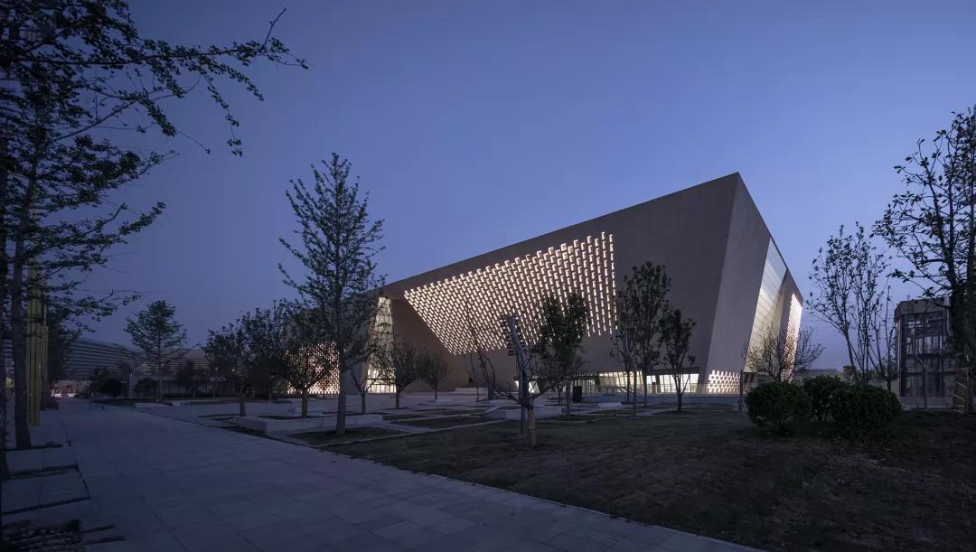 郑州美术馆史志馆开放吗,郑州美术馆新馆展示陈列