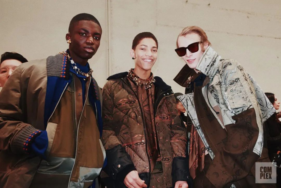 sacaixnike基础款 (sacaixnike什么鞋型)