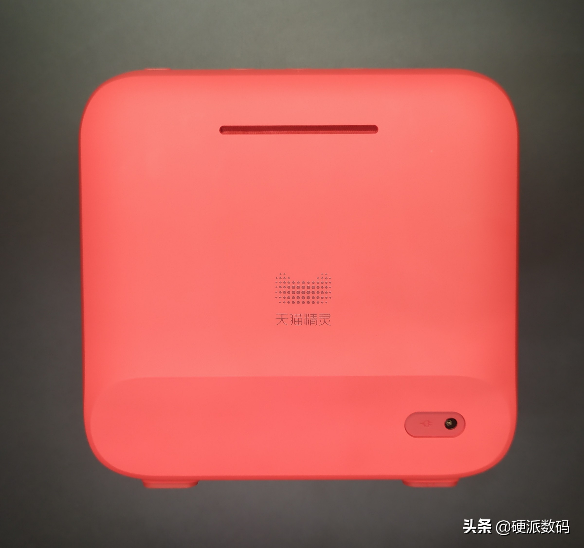 天猫精灵智能屏和智能音箱哪个好,天猫精灵cc10对比小爱触屏音箱