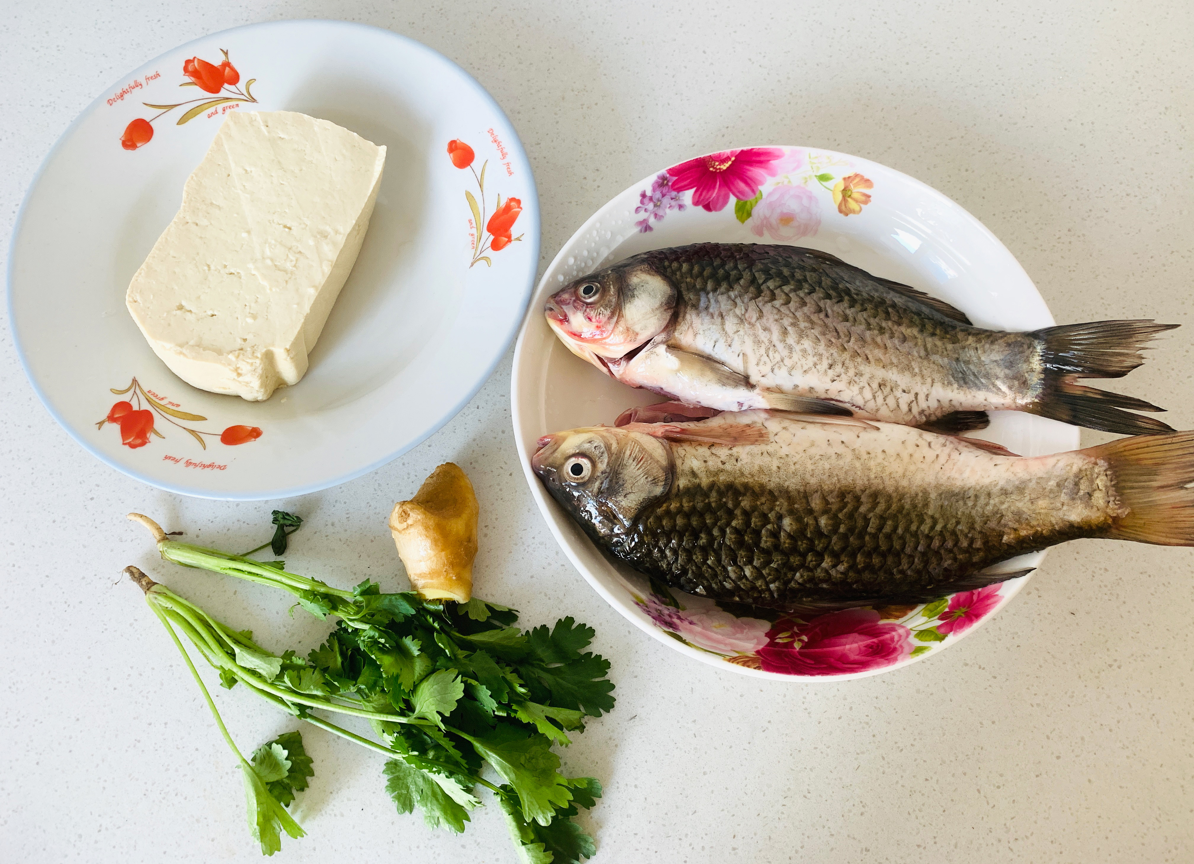 鱼汤的做法鲫鱼炖豆腐放什么材料,鲫鱼炖豆腐豆腐怎么更入味