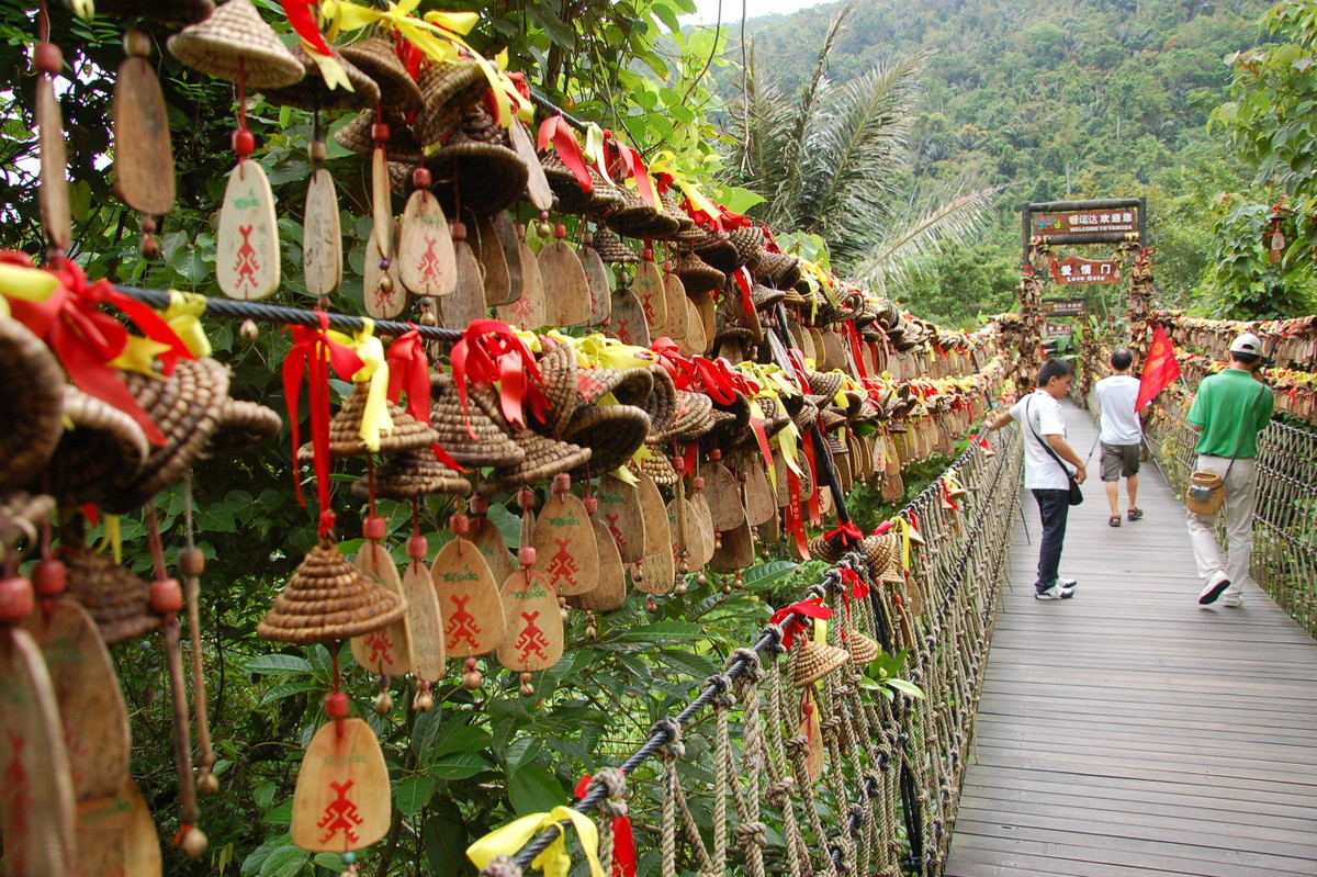 三亚三日游攻略必去景点,三亚除了呀诺达还有什么值得玩