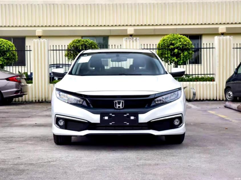 思域十代两厢与三厢的区别,十代两厢思域好还是三厢好