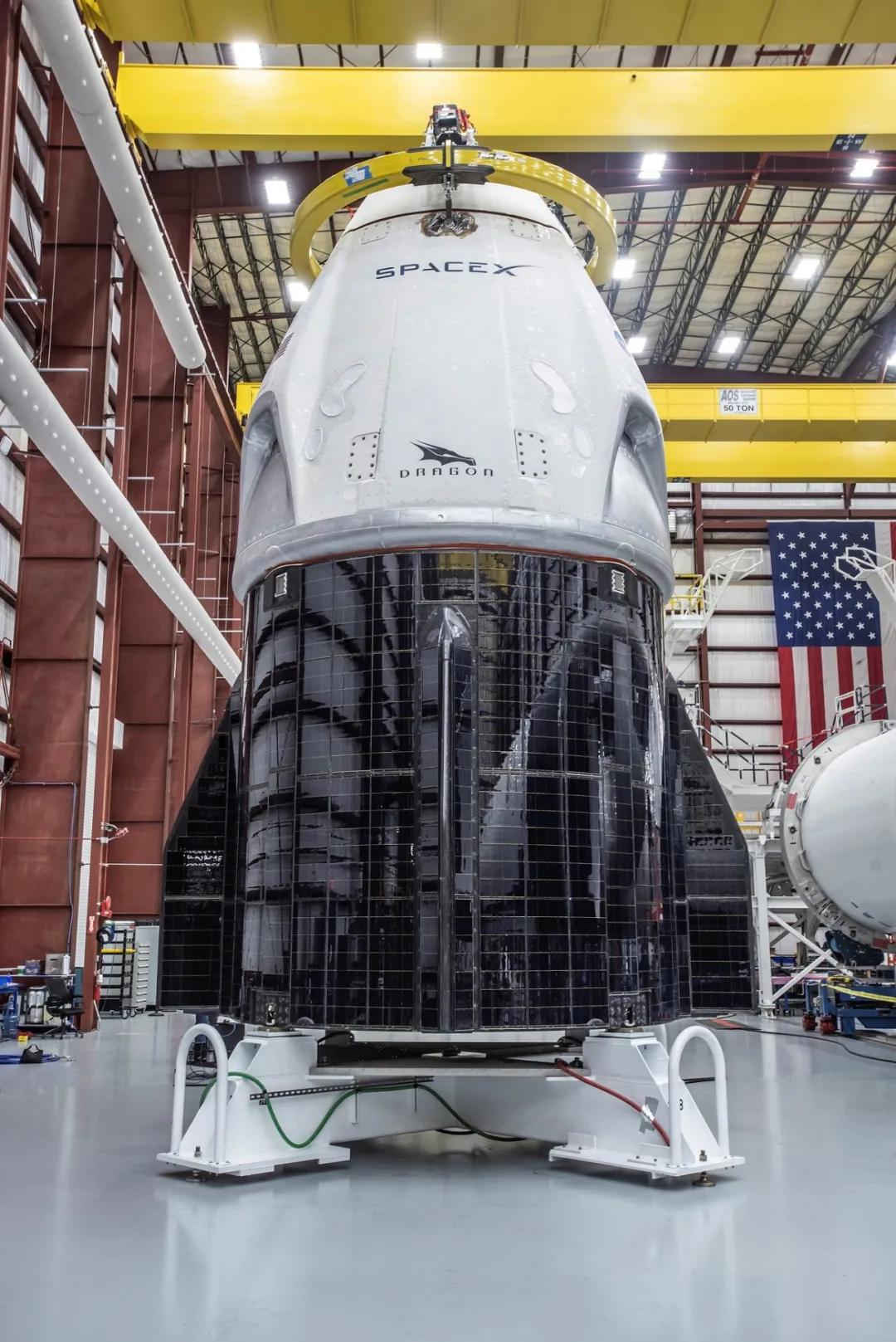 美国载人龙飞船发射成功,揭秘美国新一代载人飞船