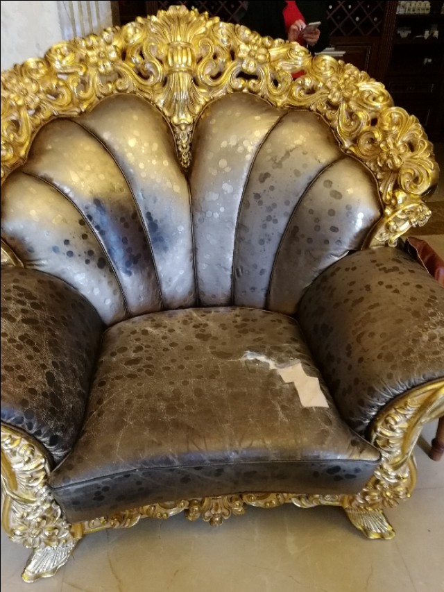 家里皮沙发脱漆了怎么补救,西昌皮沙发掉皮翻新修复