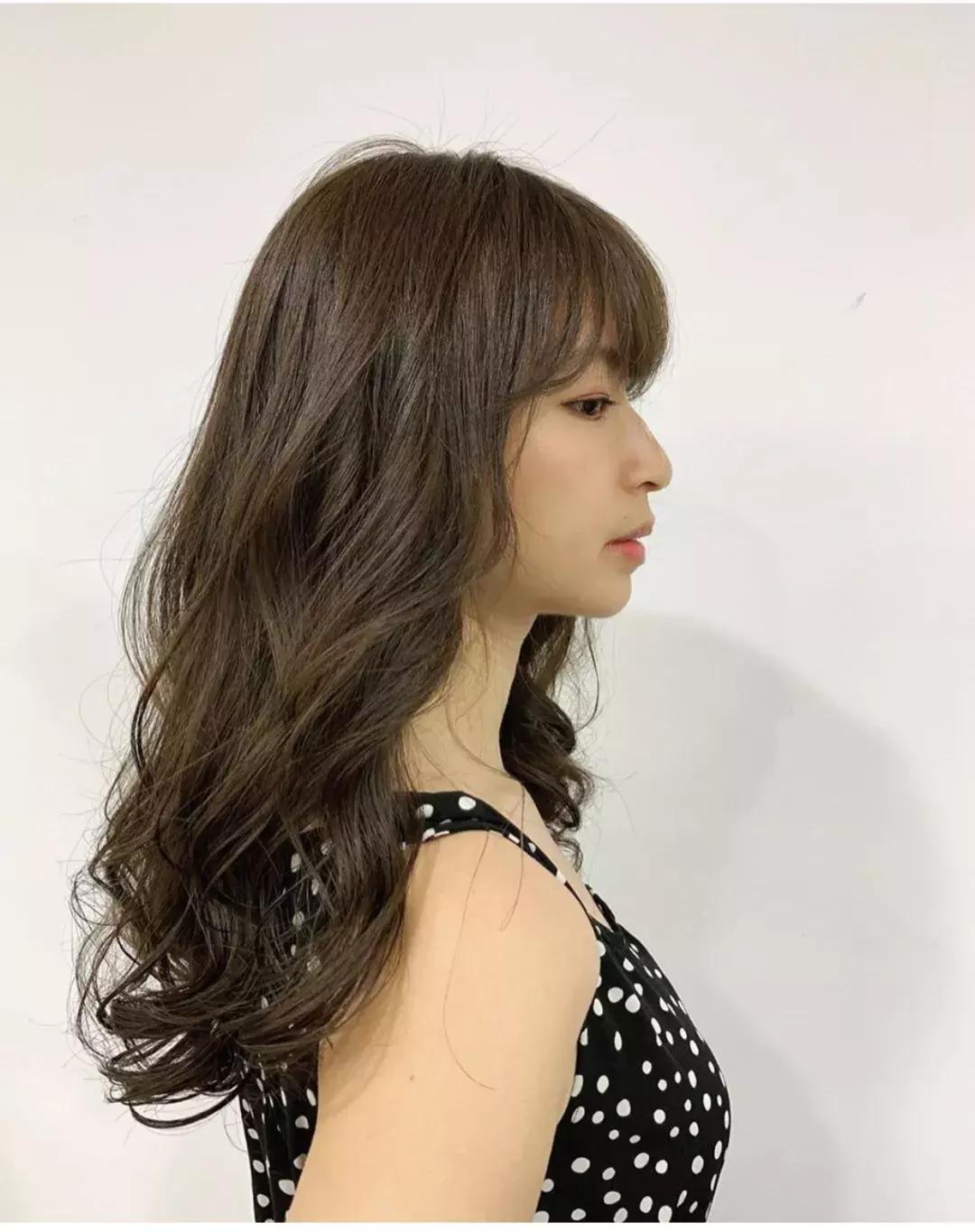 根据脸型设计发型大脸适合的发型,适合大脸圆脸方脸修饰脸型的短发