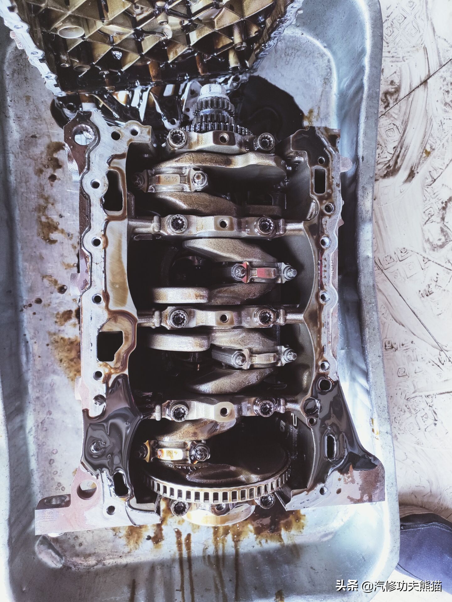 夏朗2.0发动机烧机油上海解决方法,大众夏朗烧机油最佳解决方案