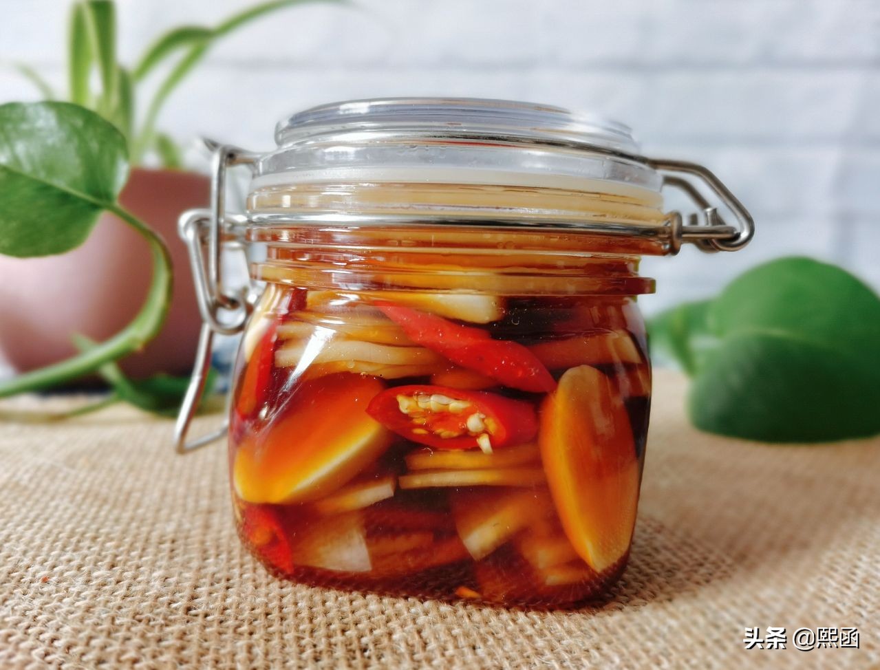 腌萝卜片用盐吗,腌萝卜片用陈醋行不行