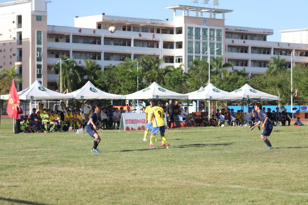 白沙县第三届中小学生足球联赛,我市校园足球联赛落下帷幕