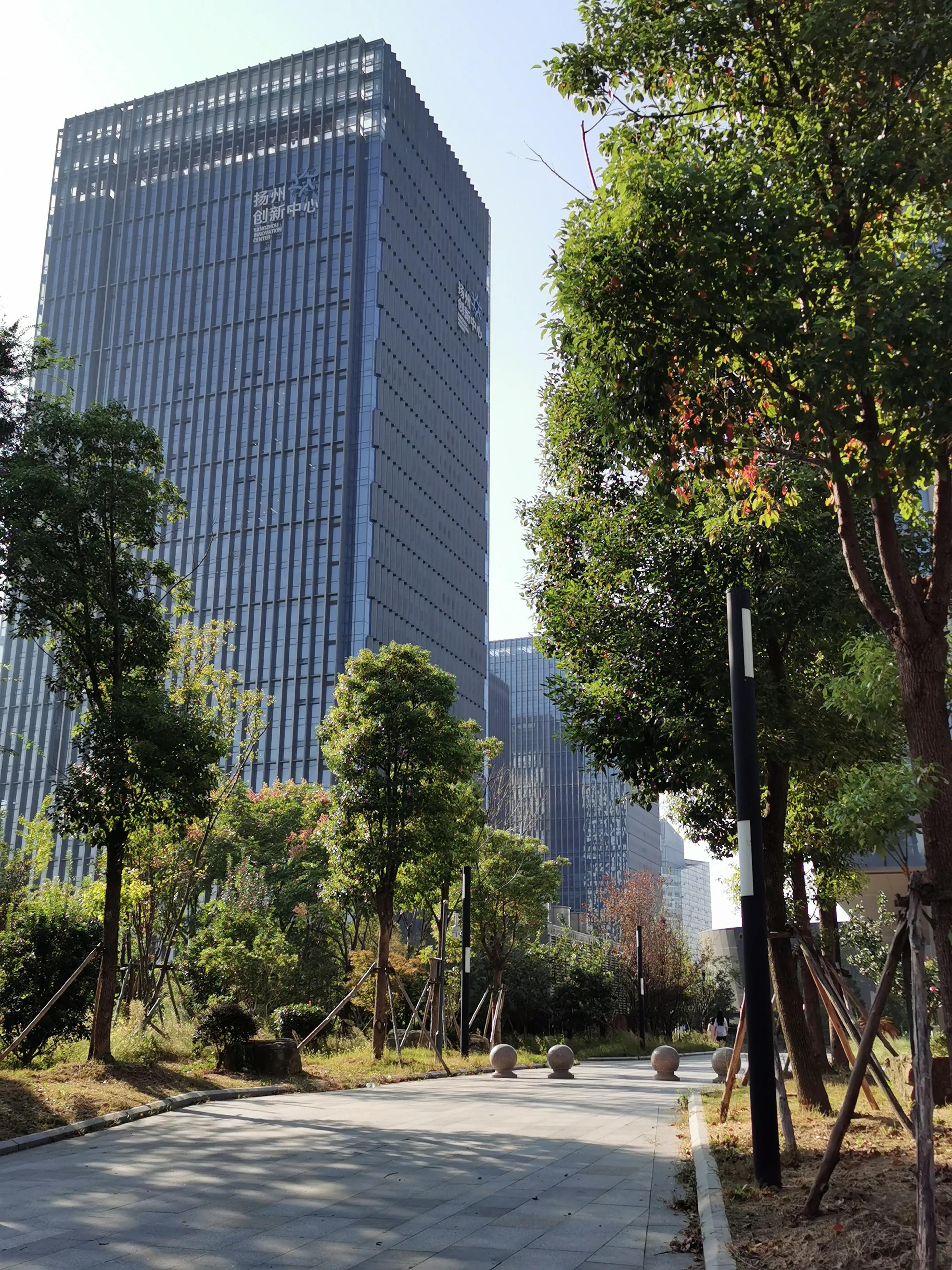 原来扬州的年轻人都在广陵新城上班,这里不知不觉发展的这么好了