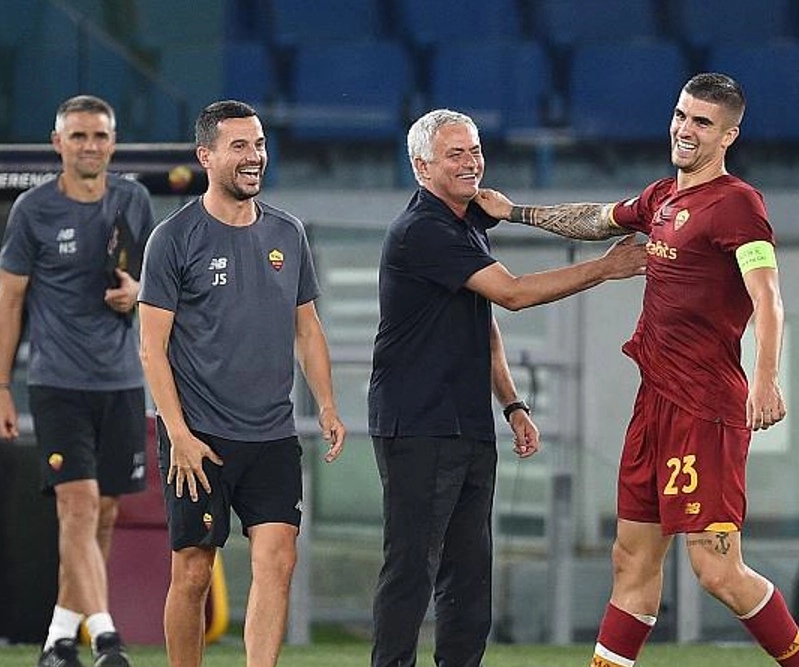 欧会杯罗马5-1索菲亚中央陆军,罗马将军与中国将军单挑