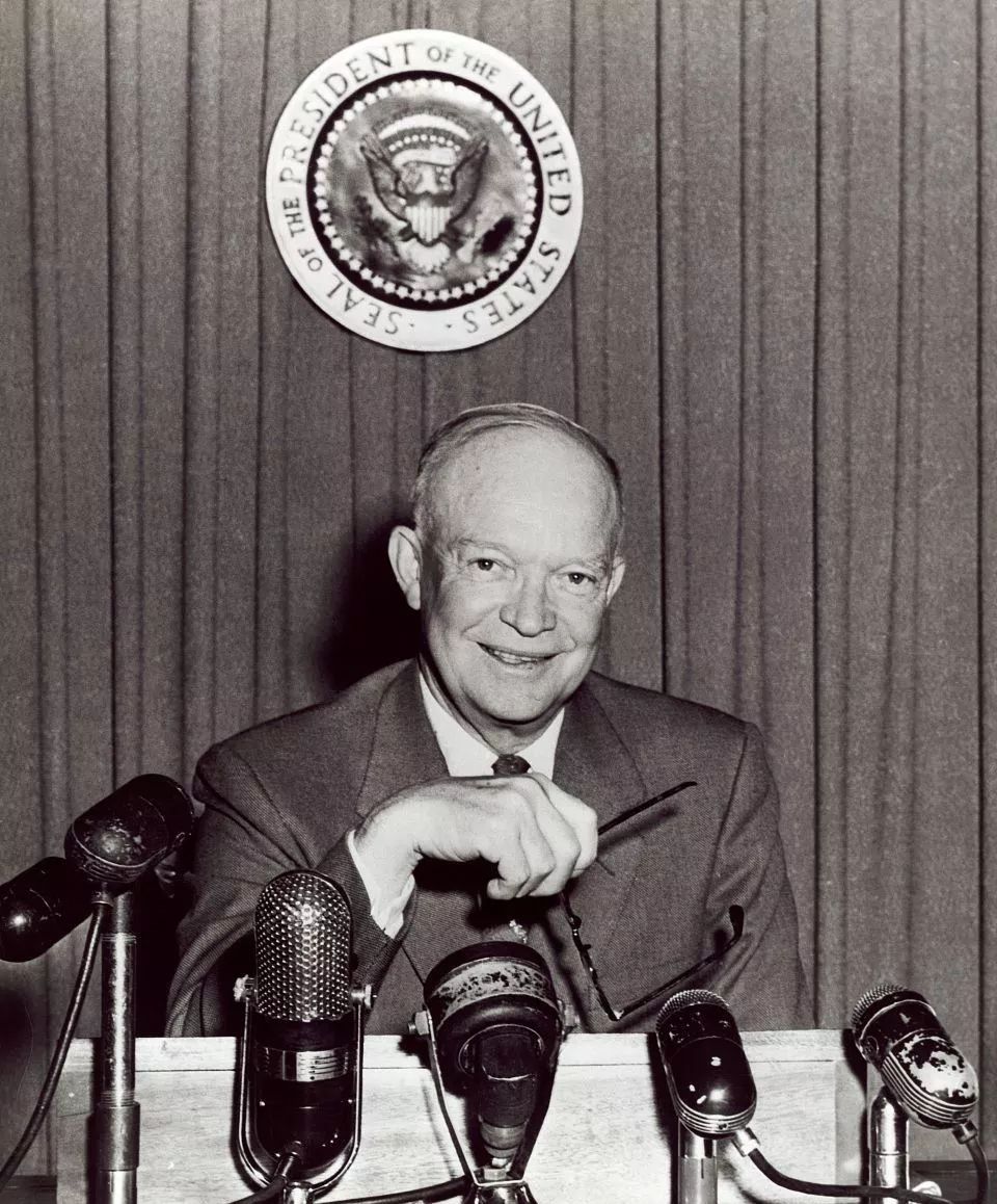 历史上的今天——1890年10月14日，美国五星上将艾森豪威尔出生