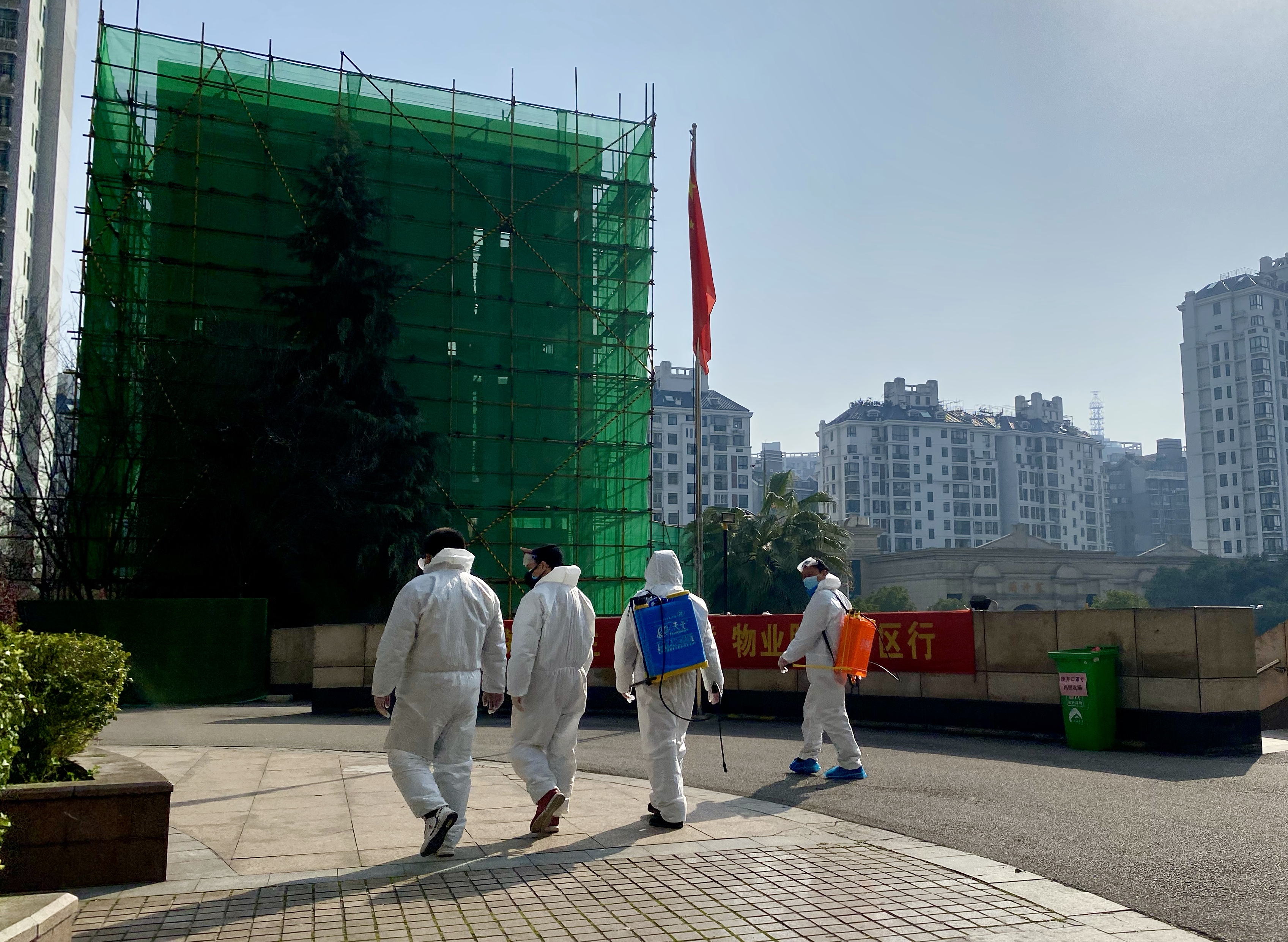 这个疫情中心的居民小区为何不“卖惨”?揭开逆境下的自强自愈秘笈