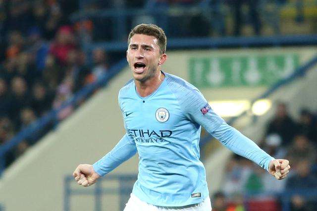 他是曼城除门将之外的唯一全勤球员，却屡次被德尚拒之门外