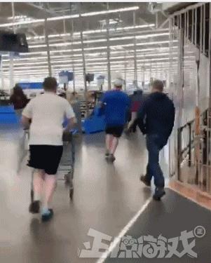 一张小卡片让老外都疯了？贪污政府救济金，持枪蹲点就为抢卡？