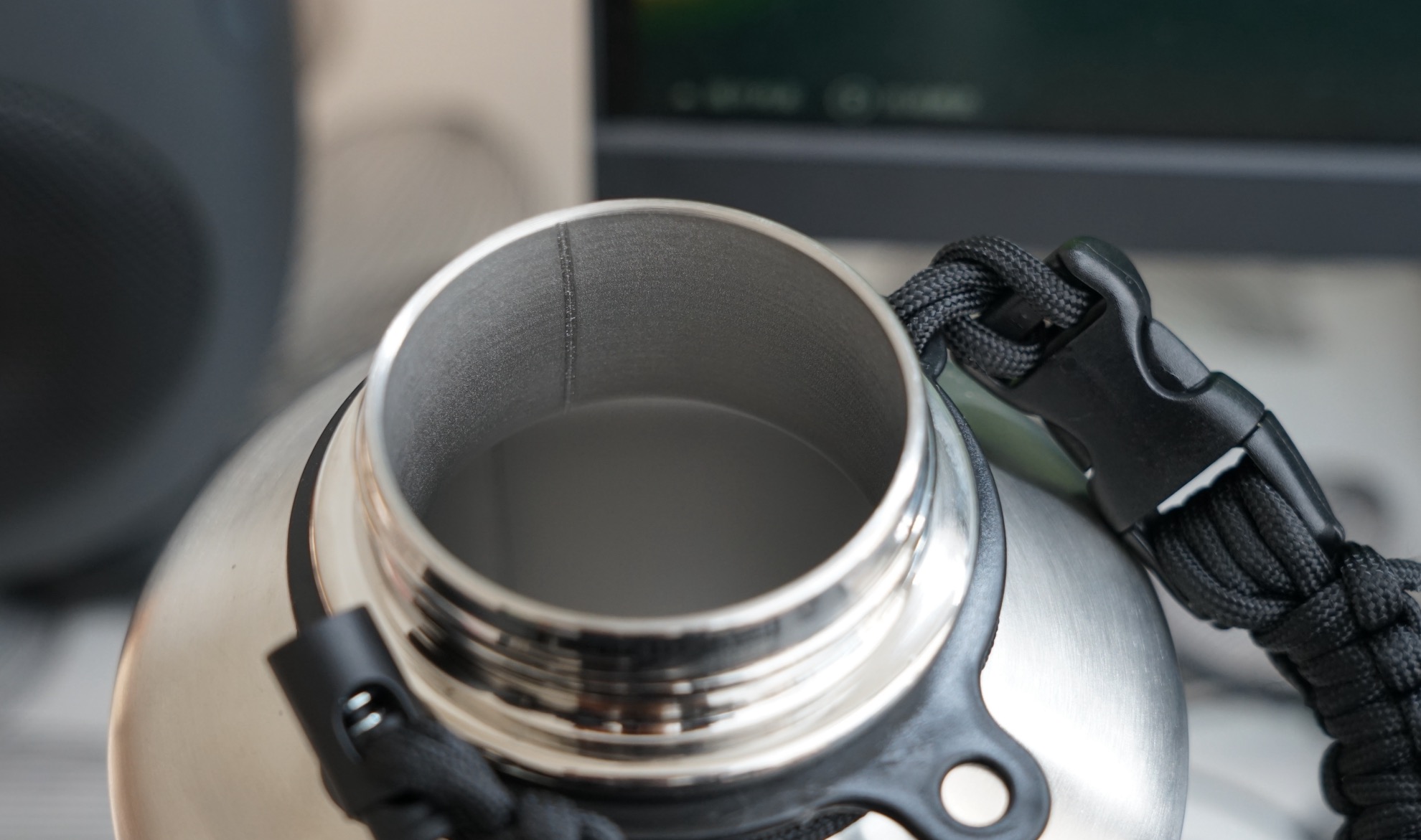 自驾游必备1.8L容量保温耐用：SOG索格伞绳桶晒单体验