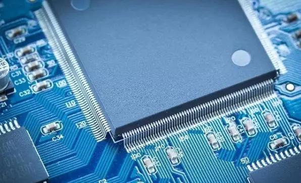 手机和电脑配置差距,手机和电脑性能差距有多大