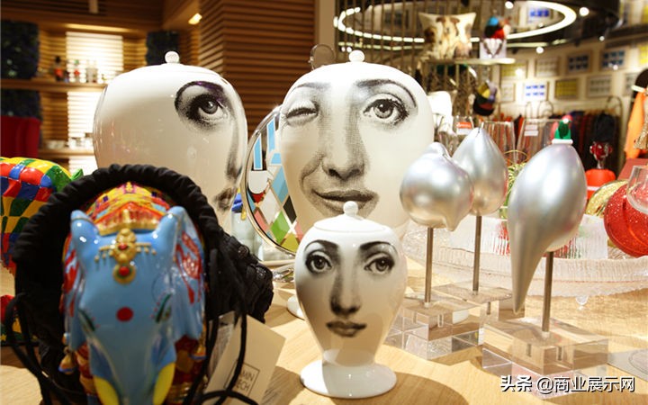 北京华贸购物服装,北京雅莹华贸直播间