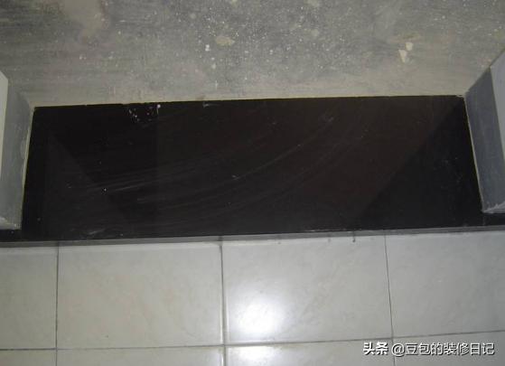 卫生间填了水泥缝外墙还是返潮了,卫生间装好后发现是空心砖怎么办