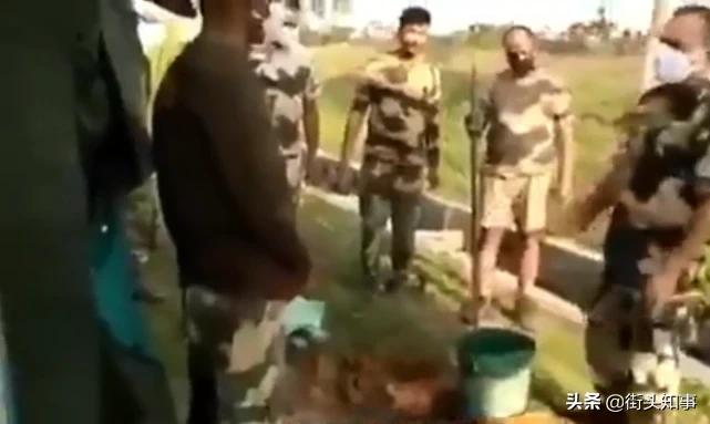 辣眼睛！印度军官教士兵如何正确拉“便便”，让人是目瞪口呆了