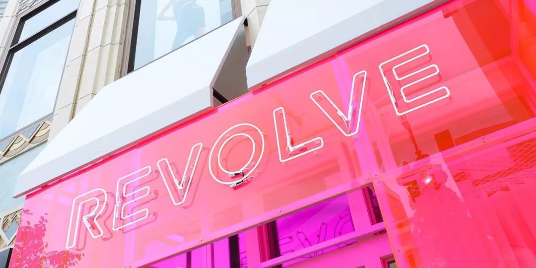 “Versace事件”最新更新，首席创意官亲自道歉