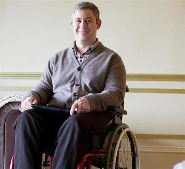 幽灵男孩马丁什么病,幽灵男孩马丁患病卧床