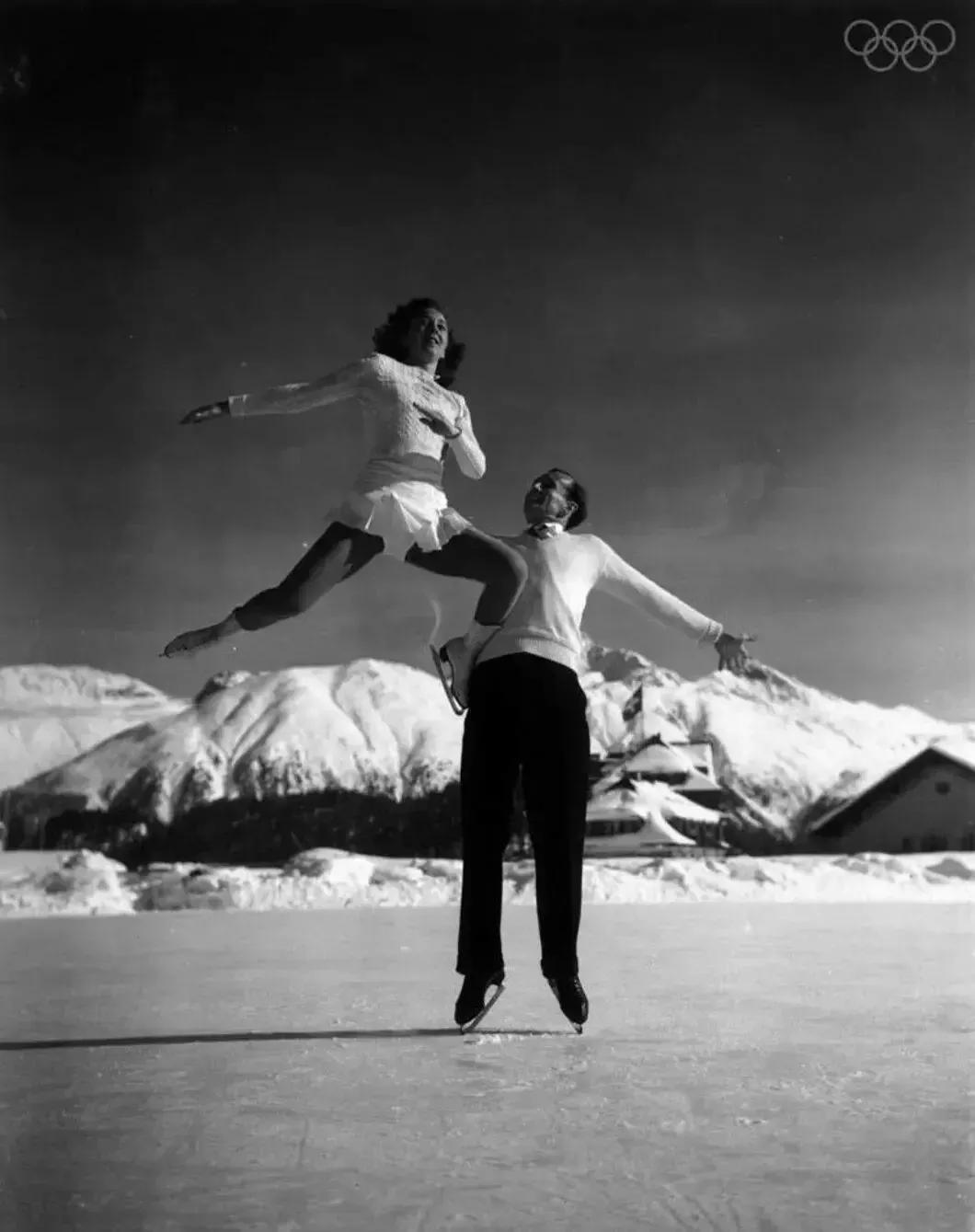 哪一年中国冬奥会会徽亮相,历届冬奥会冬残奥会会徽