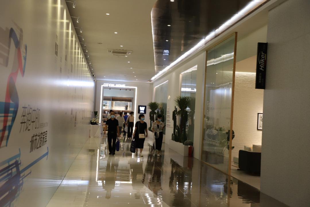 成品家具品牌做整装,成品家具企业转型做定制