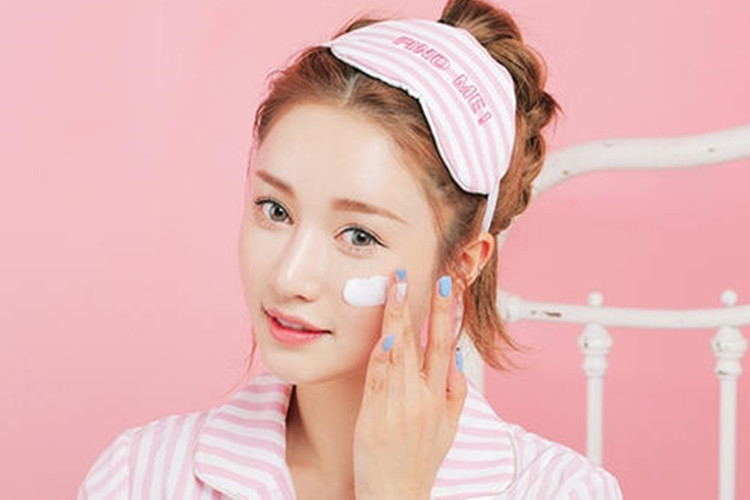 一款好的妆前乳打造完美底妆,想让底妆更持久的化妆次序