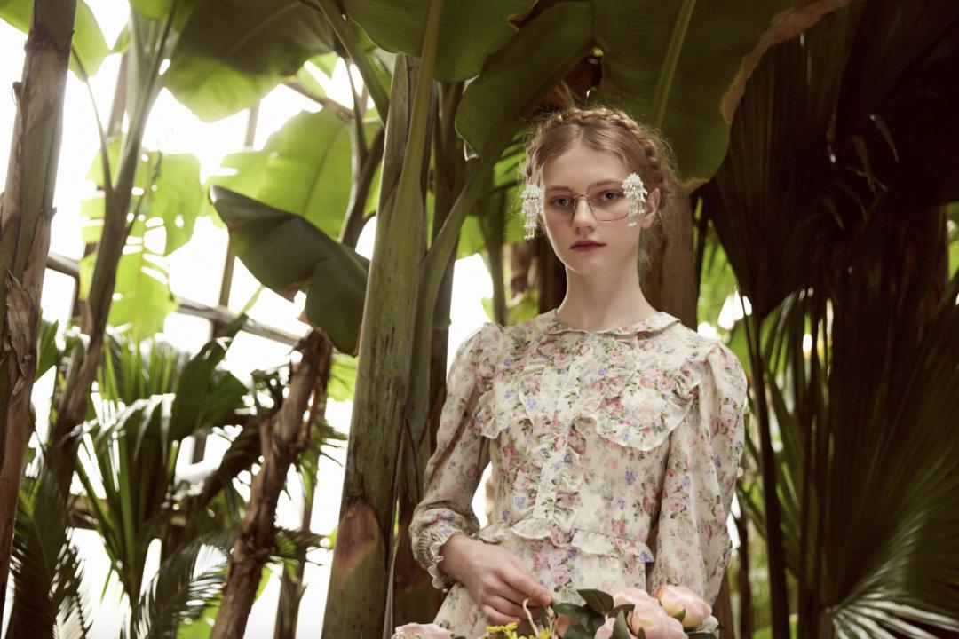 我已经在看夏装了！第一件小短袖从里面挑