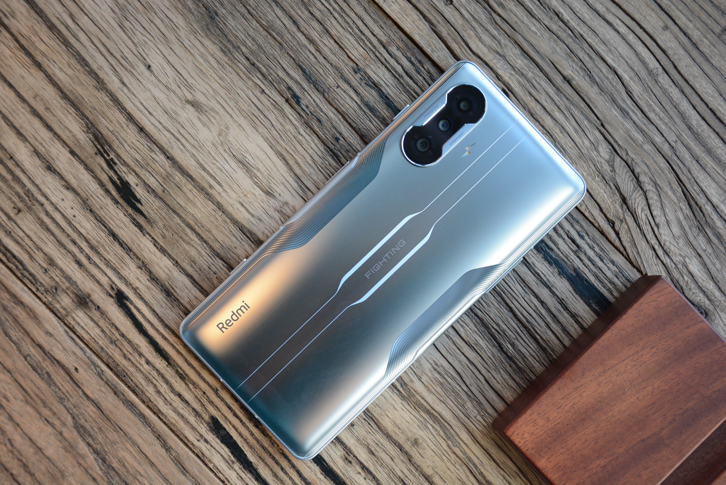 红米k40游戏增强版优缺点有哪些,红米k40游戏增强版的缺点和不足