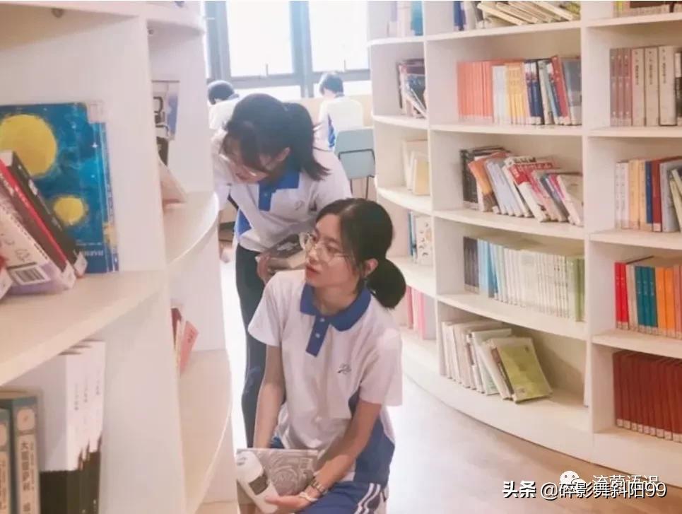 十几年前的乡镇中学：唯书有色，秀于百卉