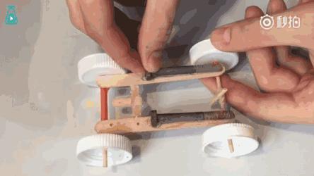 小班手工课制作小汽车,学校开展有趣的手工制作