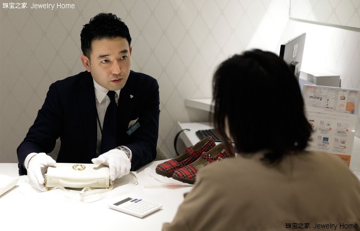 卡地亚love满天星戒指多少钱,在日本花2000元买车后续