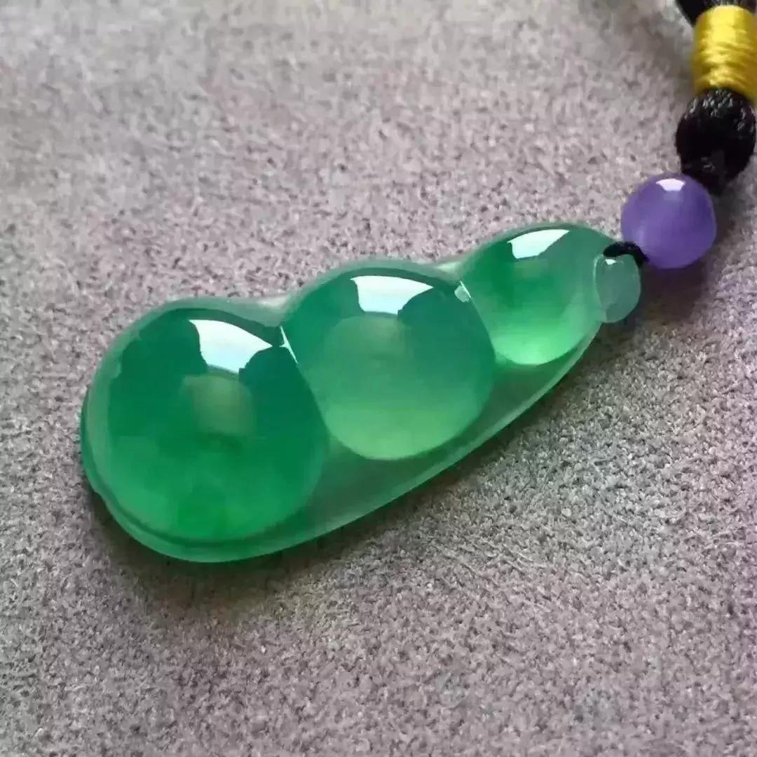 6类人群、30种翡翠。翡翠可不能随便送人，现在看还不晚！