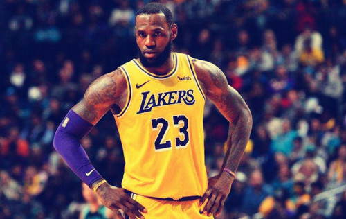 詹姆斯的表现是否完爆库里,詹姆斯没投关键球