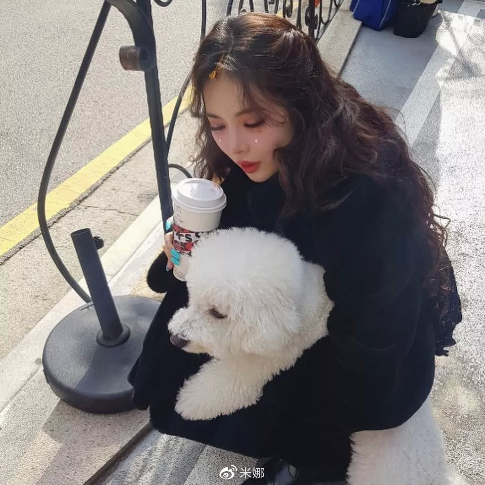 泫雅ins晒美照,泫雅携新作品回归