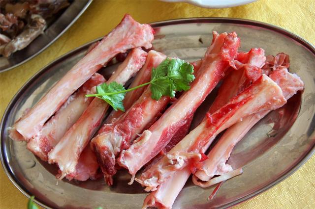 哪种猪骨煲汤祛湿比较好,煲汤用猪的什么骨比较好