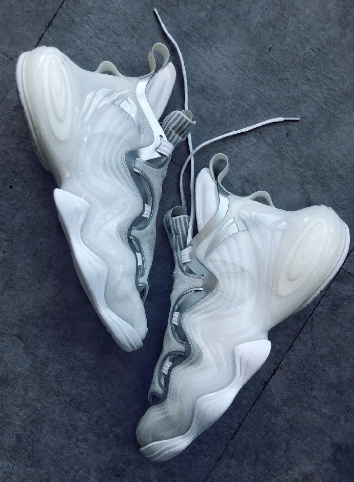 安踏三款时装鞋上市！外形夸张，最高999元，高端款你买账么？